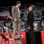 pacquiao on chair vs algieri