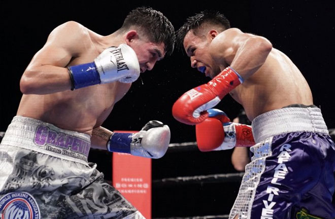 Santa Cruz had to work hard to retain his title against Rivera. Photo Credit: Boxing Scene