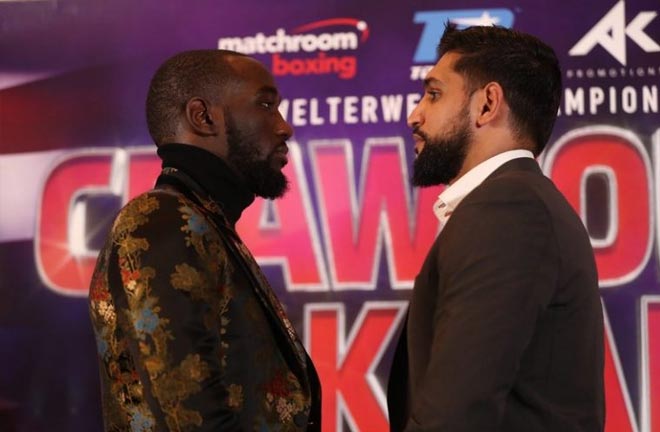 Khan-Crawford face off. Credit: The Ring Magazine 