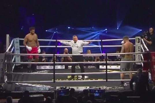 The Ultimate Boxxer IV Final of the heavyweights was between Mark Bennett & Nick Webb.