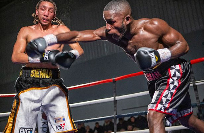 Essuman and Nurse battling it out in-ring. Photo Credit: Nottinghamshire Live