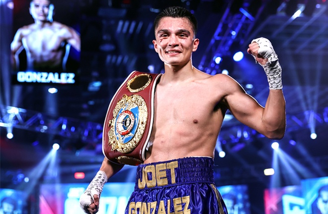 Gonzalez claimed the vacant WBO international Featherweight title Photo Credit: Mikey Williams / Top Rank