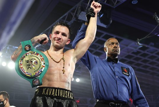 Egidijus Kavaliauskas secured an eighth round stoppage win over Mikael Zewski inside the Top Rank Bubble Photo Credit: Mikey Williams / Top Rank