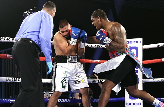 Heavyweight prospect Jared Anderson made it seven straight KO wins Photo Credit: Mikey Williams/Top Rank