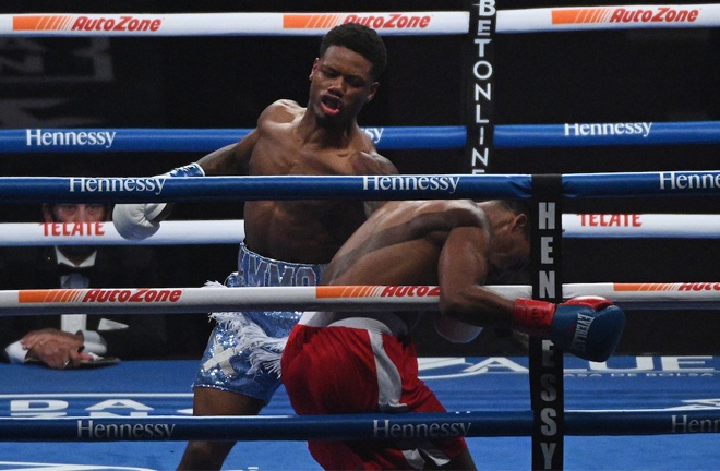 Austin 'Ammo' Williams blew away Isiah Jones inside a round Photo Credit: Al Powers/Matchroom Boxing