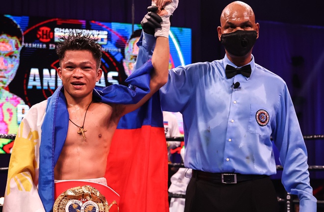 Jerwin Ancajas made a ninth straight defence of his IBF Super Flyweight title Photo Credit: Amanda Westcott/SHOWTIME