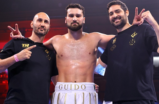 Heavyweight prospect Guido Vianello extended his undefeated record Photo Credit: Mikey Williams/Top Rank via Getty Images