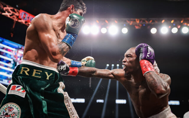 O'Shaquie Foster shocks two-division champion Rey Vargas to win the vacant WBC super featherweight world title in a brilliant display.  Photo credit: Amanda Westcott/SHOWTIME.