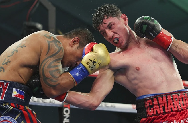 Zepeda stopped Gesto to continue his unbeaten run Photo Credit: Cris Equeda/Golden Boy