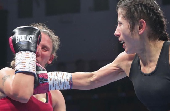 Nina Hughes defends her world title in Perth (photo: Matchroom Boxing)