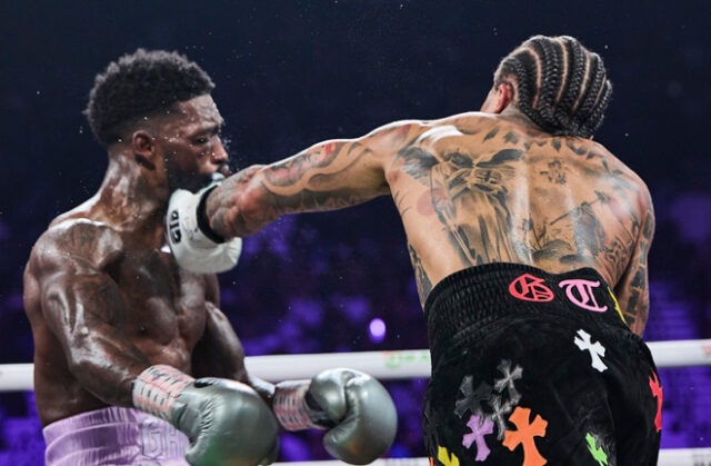Gervonta Davis defended his WBA lightweight title with a brutal eighth-round knockout over Frank Martin in Las Vegas.  Photo: Esther Lin/ Premier Boxing Champions