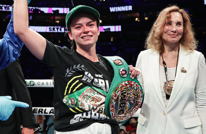 Nicolson successfully defended her WBC featherweight world title Photo Credit: Melina Pizano/Matchroom