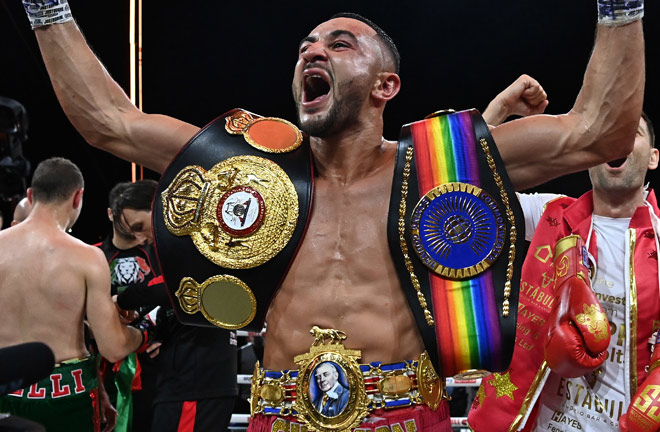 Simpson celebrates his victory over Chelli Photo: Lawrence Lustig/BOXXER