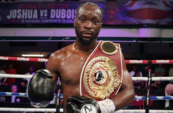 Bentley defended his WBO International middleweight title with a victory over Osaze. Photo: Stephen Dunkley/Queensberry Promotions