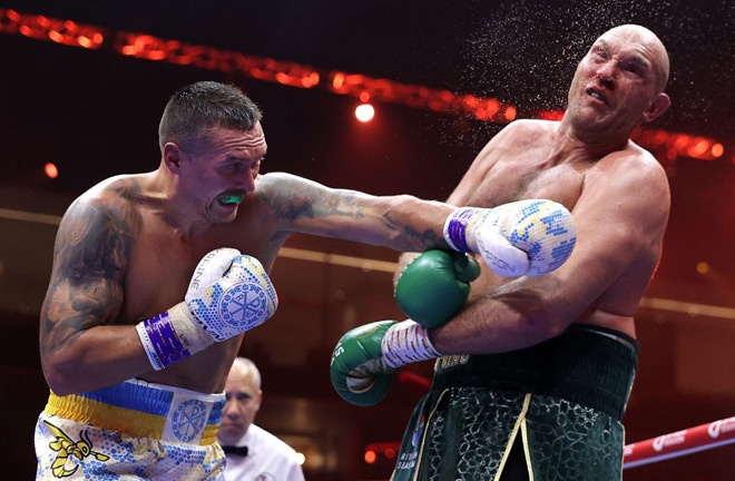 Fury was badly hurt against Usyk earlier this year (Photo Credit: Mikey Williams/Top Rank)