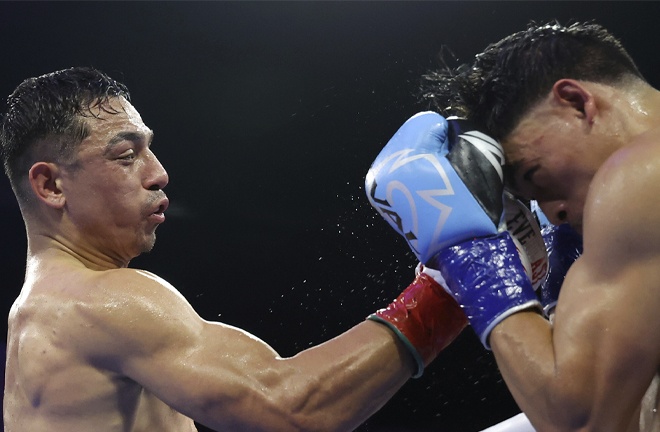 Leo handed Lopez the first stoppage loss of his career (Photo Credit: Mikey Williams Top Rank)