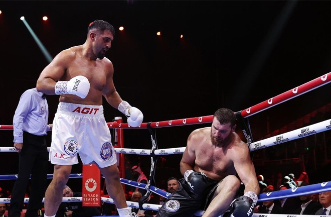 It all went very wrong for Makhmudov against Kabayel last December (Photo Credit: Mark Robinson Matchroom Boxing)