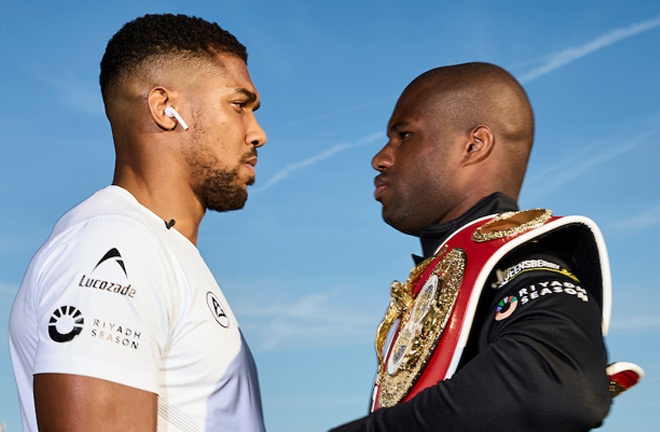 Joshua and Dubois will face off tomorrow night. Photo: Mark Robinson Matchroom Boxing