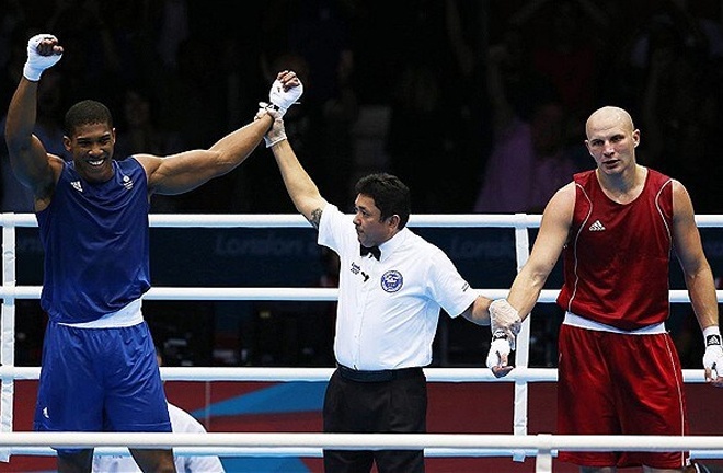 Joshua won a close decision against Dychko in 2012 (Photo Credit: Action Images)