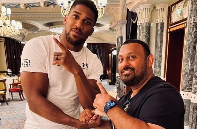 Naz believes it's time for Joshua to call it a day (Photo Credit: Prince Naseem Hamed instagram)