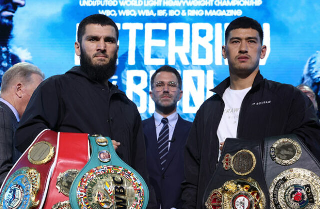 On Saturday in Riyad, Artur Beterbiev will fight Dmitry Bivol for the undisputed title of light heavyweight champion. Photo: Mark Robinson Matchroom Boxing