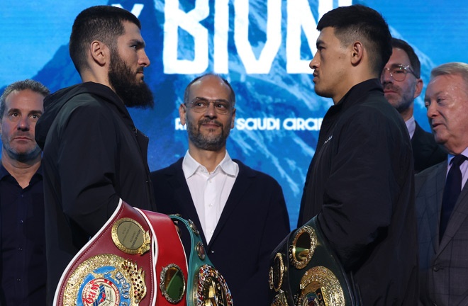 Beterbiev and Bivol face to face before the long-awaited fight, which will take place on October 12 in Riyad. Photo: Mark Robinson Matchroom Boxing