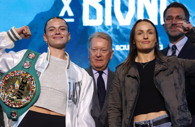 Nicolson defends her WBC featherweight world title against Chapman Photo Credit: Mark Robinson Matchroom Boxing