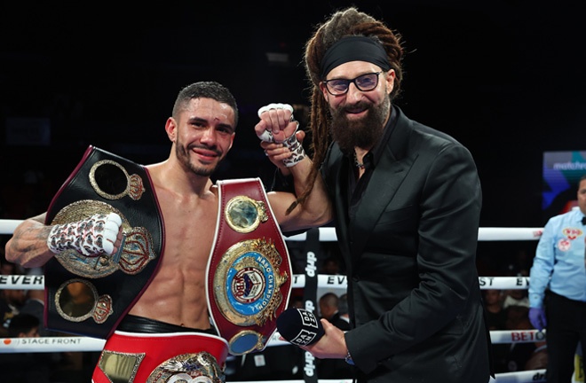 Lebron celebrates after beating Diaz-Velez Photo Credit: Melina Pizano/ Matchroom