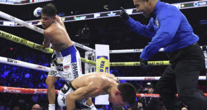 Emanuel Navarrete knocked out Oscar Valdez in the sixth round of their rematch in Phoenix Photo Credit: Mikey Williams/Top Rank