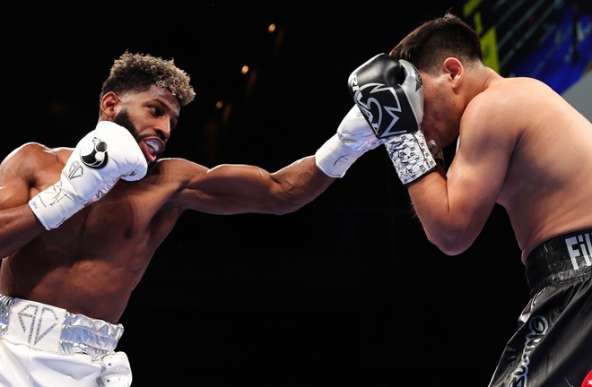 Cruz remained undefeated thanks to the dominant victory over Salcido. Photo: Melina Pizano/Matchroom