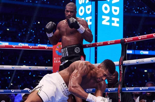 Dubois destroyed Joshua in five rounds in September Photo Credit: Mark Robinson Matchroom Boxing